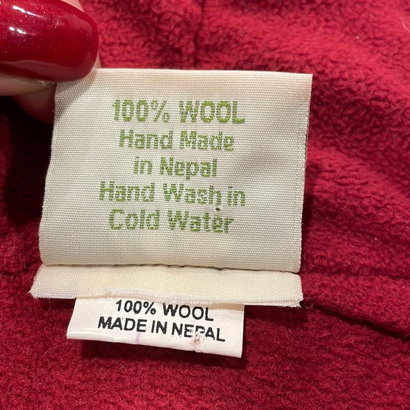 Chunky Handmade Wool Hooded Jacket - Picture 7 of 8